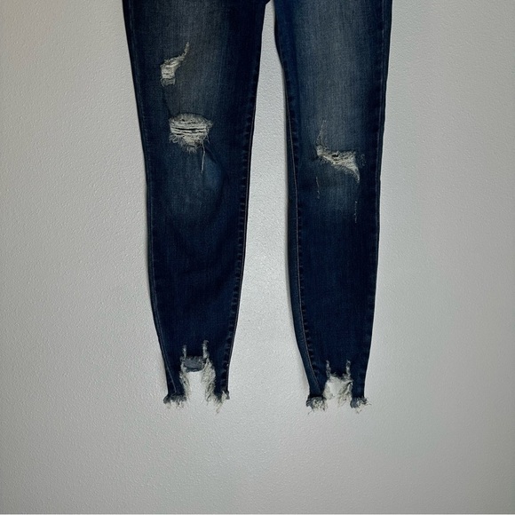 Judy Blue Shark Attack Distressed Skinny Cropped Jeans Dark Wash Size 26 Women’s - Picture 3 of 11